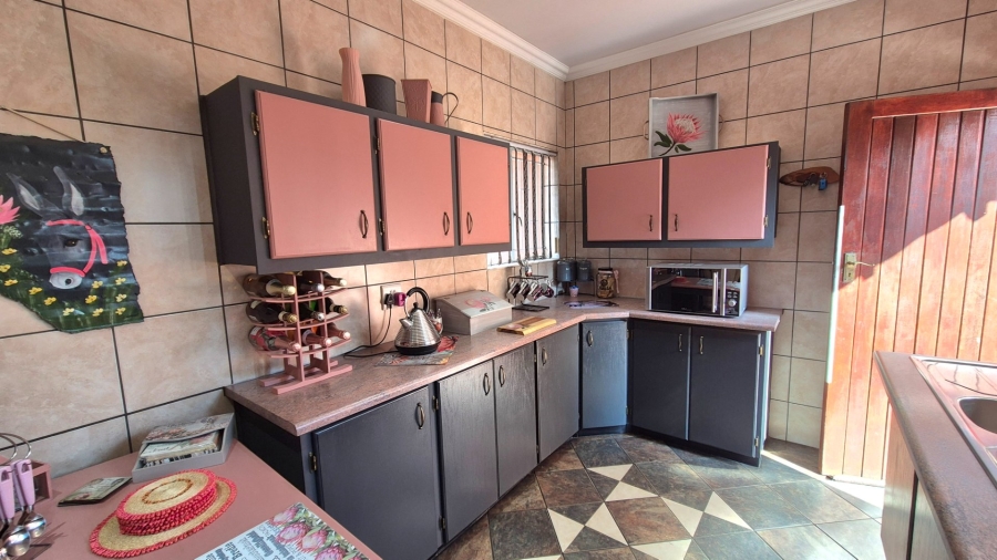 3 Bedroom Property for Sale in Roodia Free State